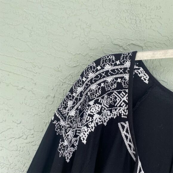 Style&Co Women's 2X Black Embroidered 3/4 Sleeve Tunic Top V-Neck Blouse - Picture 4 of 9